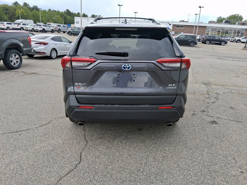 2019 Toyota RAV4 Hybrid XLE photo 5