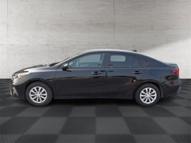2023 Kia Forte LX photo 4