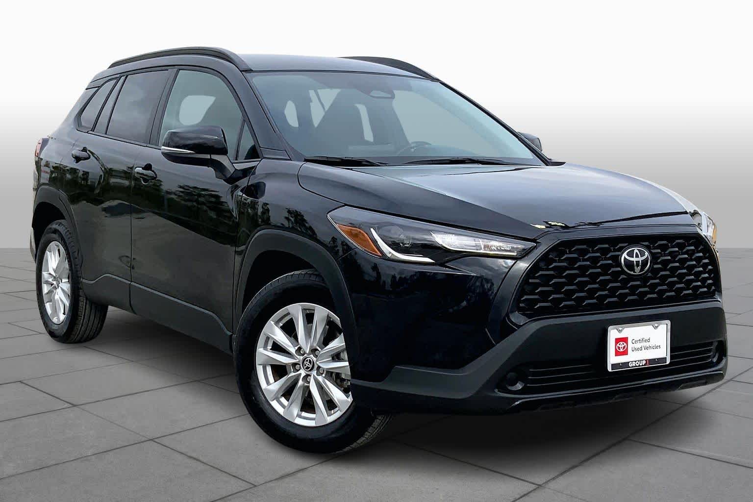 Used 2025 Toyota Corolla Cross LE with VIN 7MUCAAAG5SV126274 for sale in Northfield, Minnesota