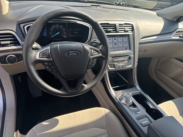 2017 Ford Fusion SE photo 11