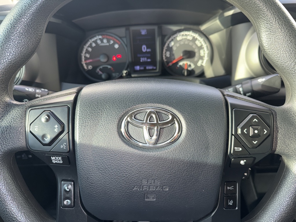 2020 Toyota Tacoma SR5 photo 2