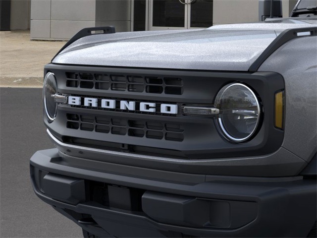 2025 Ford Bronco Base photo 16