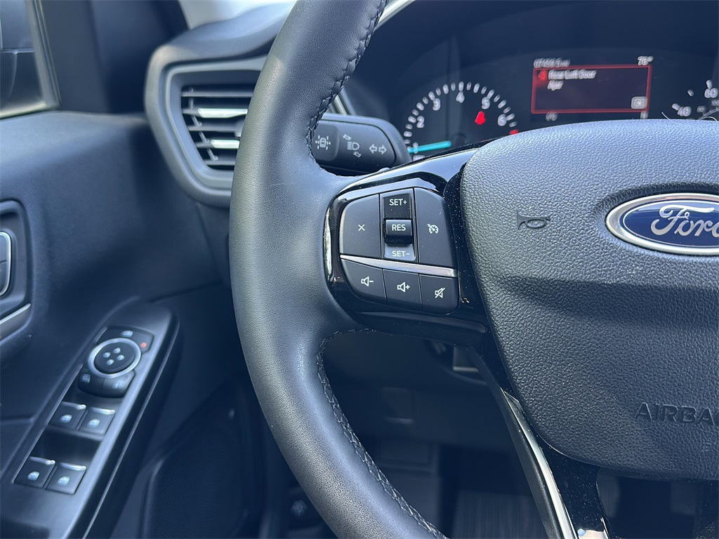 2022 Ford Escape SEL photo 6