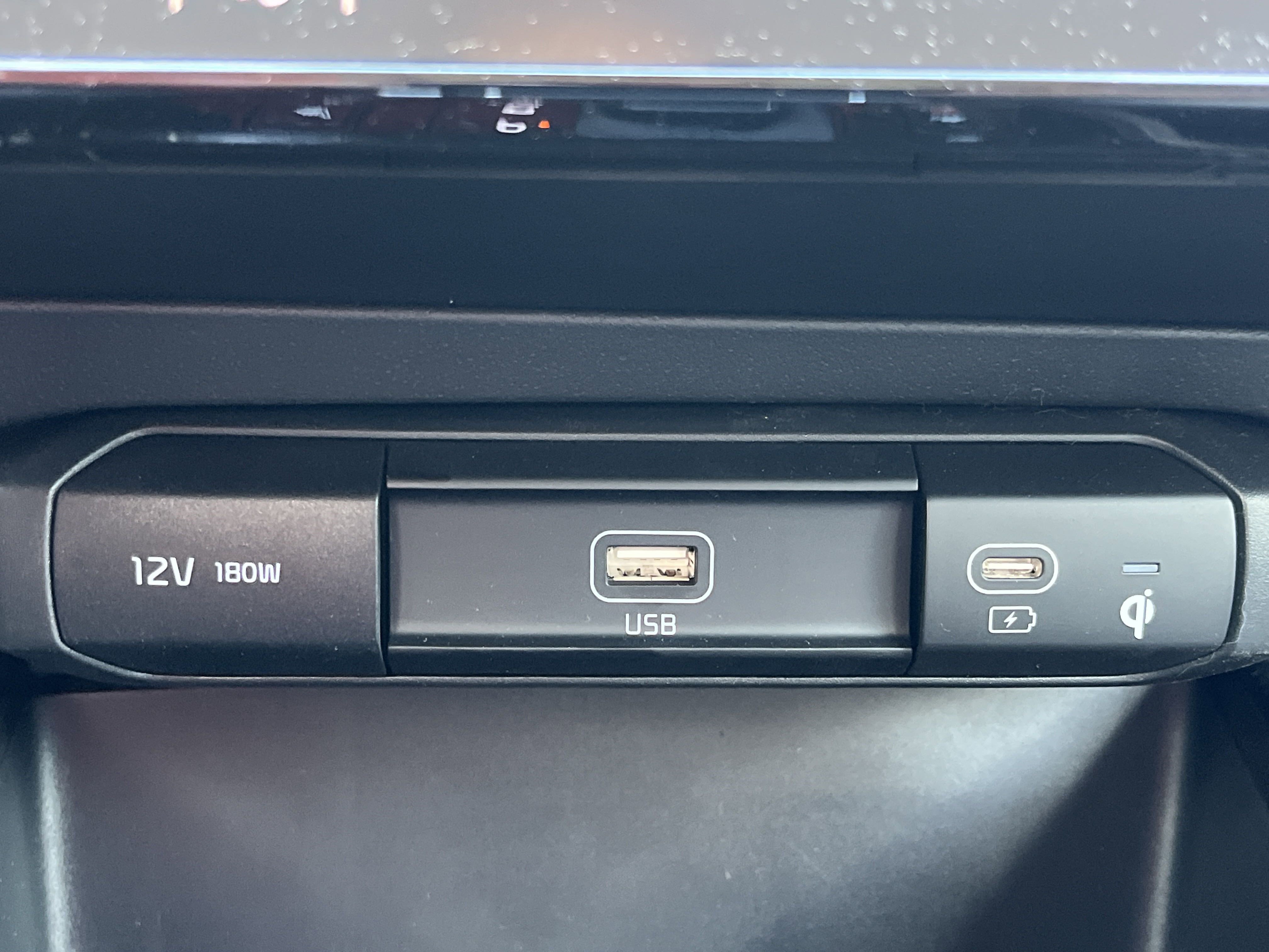 2025 Kia Niro SX Touring photo 6