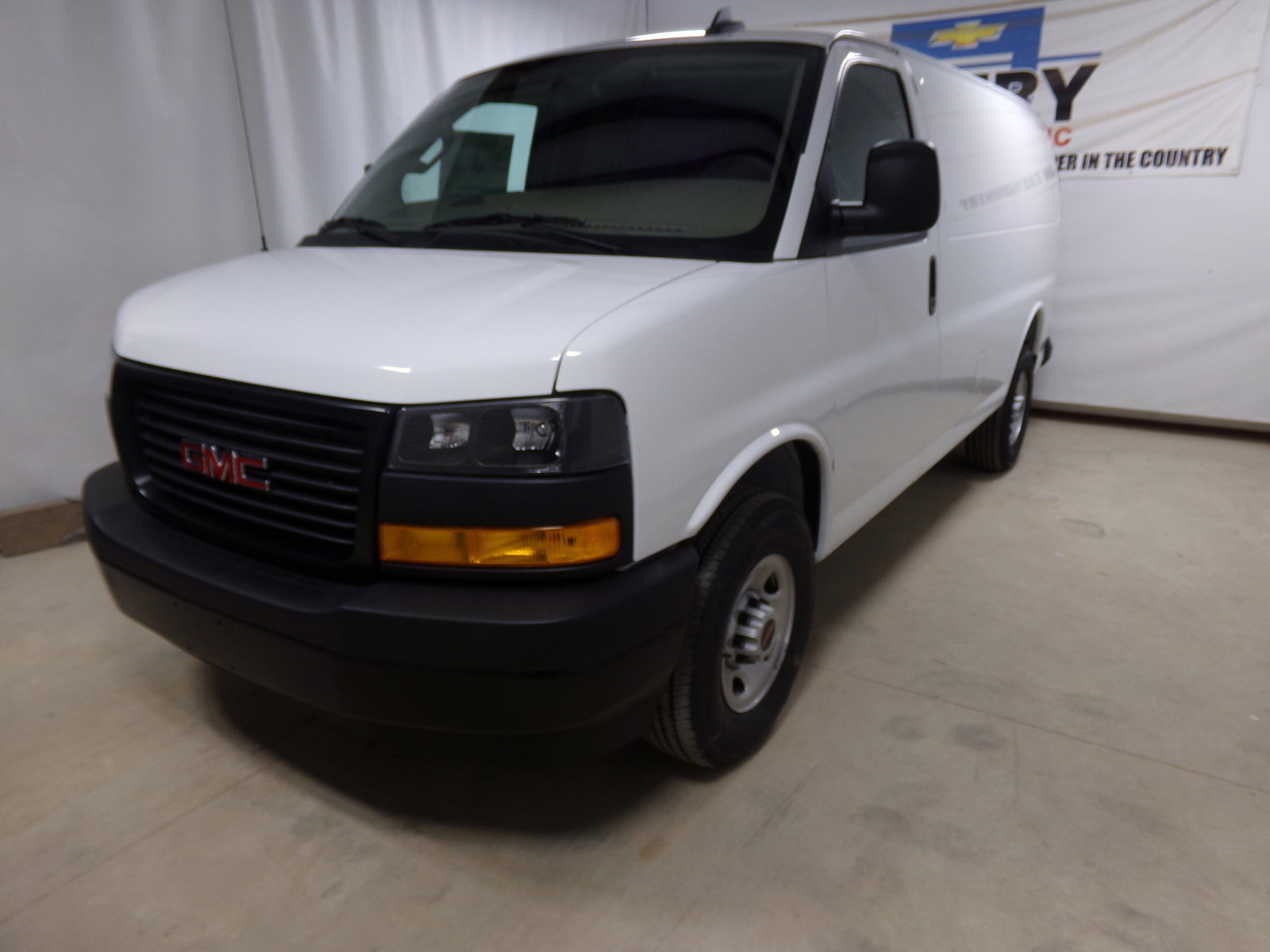 2025 Gmc Savana Cargo 2500 photo 3