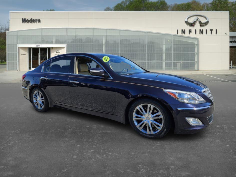2013 Hyundai Genesis 3.8 photo 2