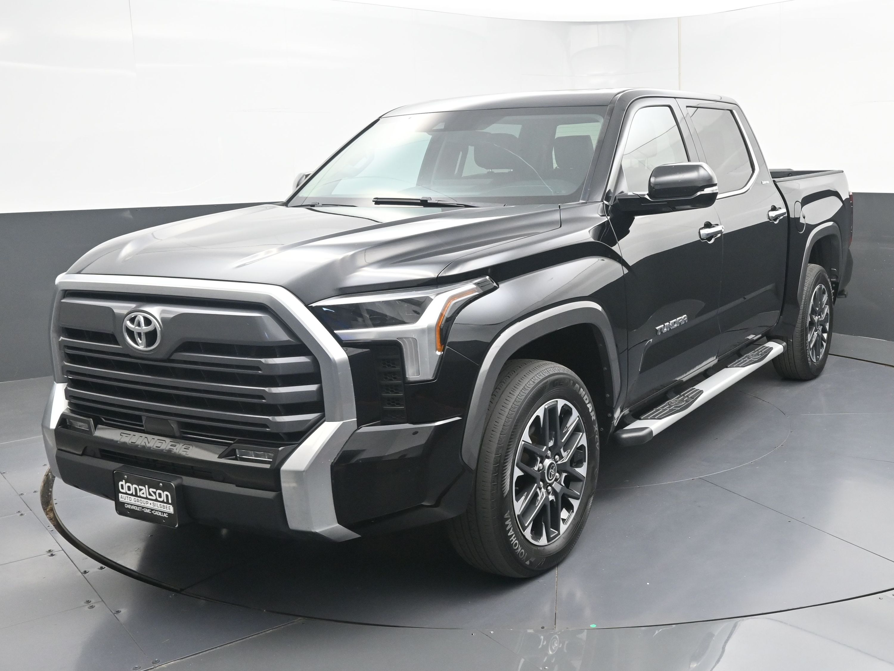 2023 Toyota Tundra Limited photo 4