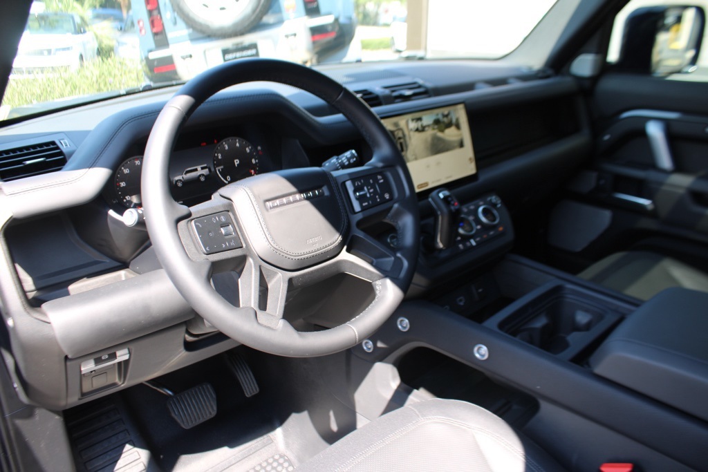 2024 Land Rover Defender Outbound photo 11