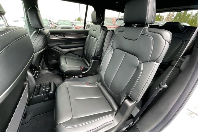 2025 Jeep Grand Cherokee Limited photo 10