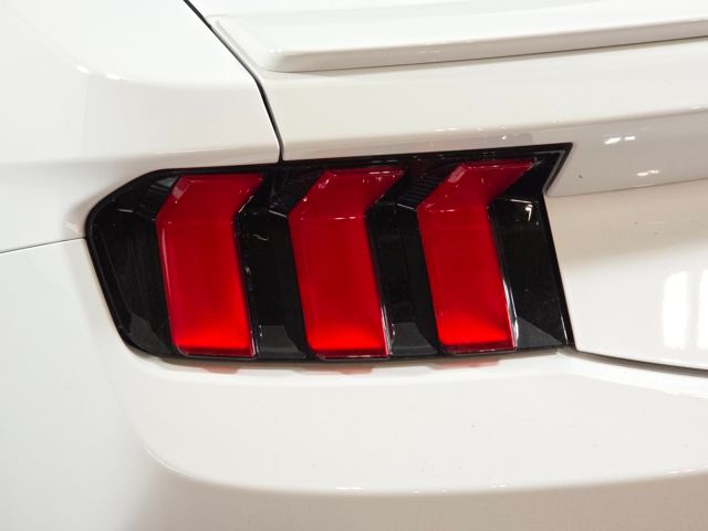 2024 Ford Mustang GT Premium Convertible photo 12