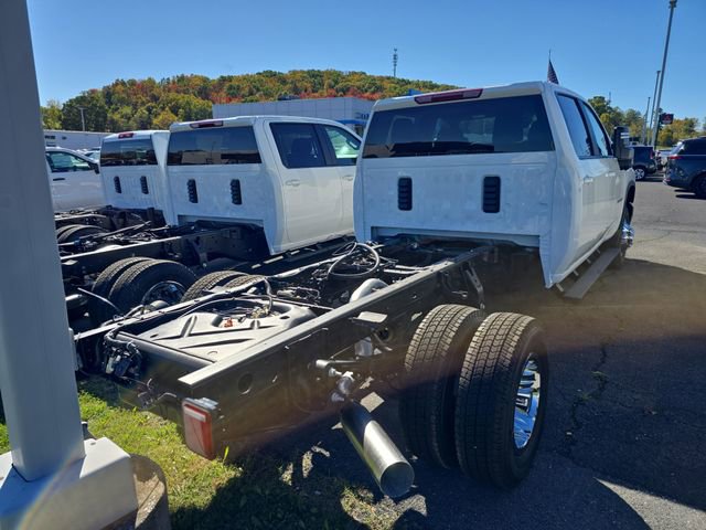 2026 Chevrolet Silverado 3500HD LT photo 3