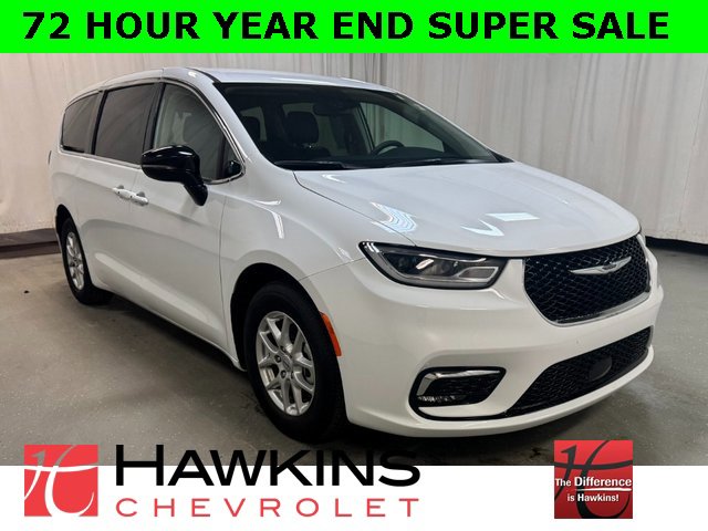 2024 Chrysler Pacifica Touring L's photo