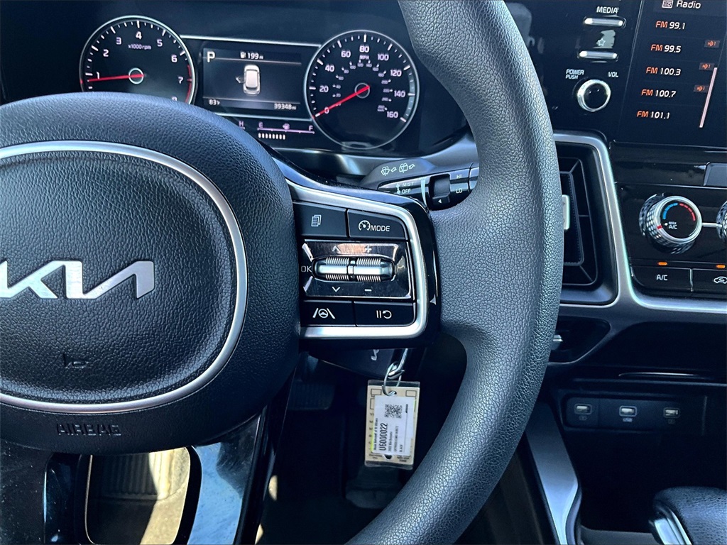 2022 Kia Sorento LX photo 25