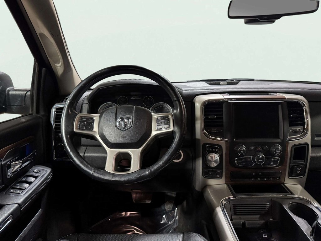 2017 Ram 1500 Laramie photo 3