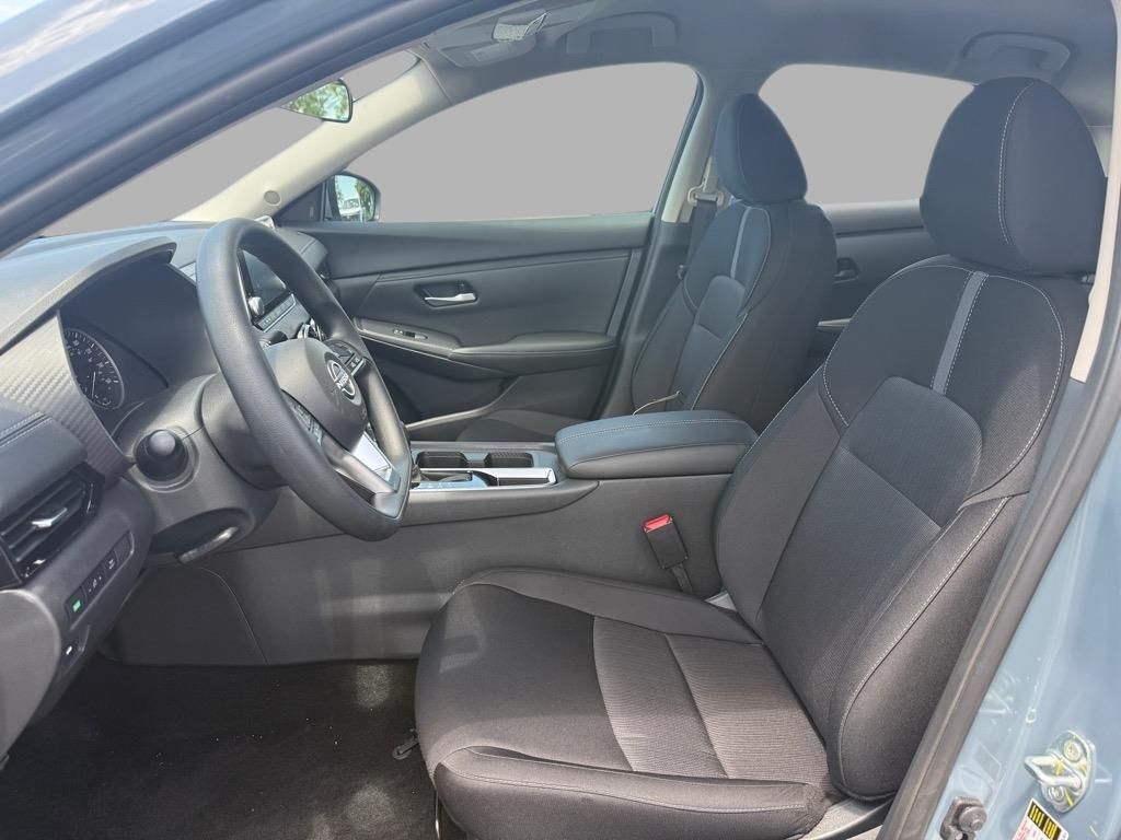 2025 Nissan Sentra SV photo 17