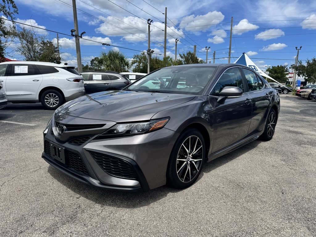 2023 Toyota Camry SE photo 3