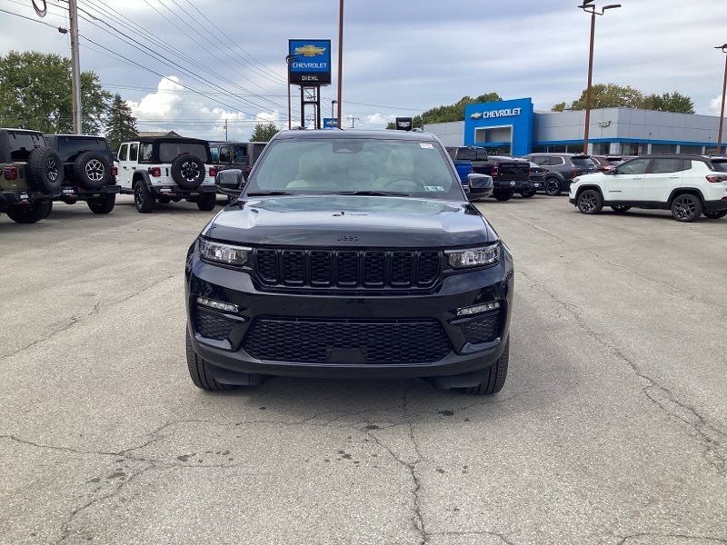 2025 Jeep Grand Cherokee Limited photo 2