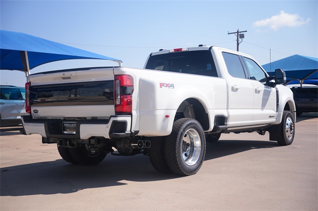 2025 Ford F-450 photo 4