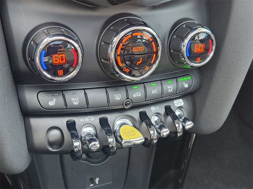 2024 Mini Cooper 2 Door Hardtop SE photo 23