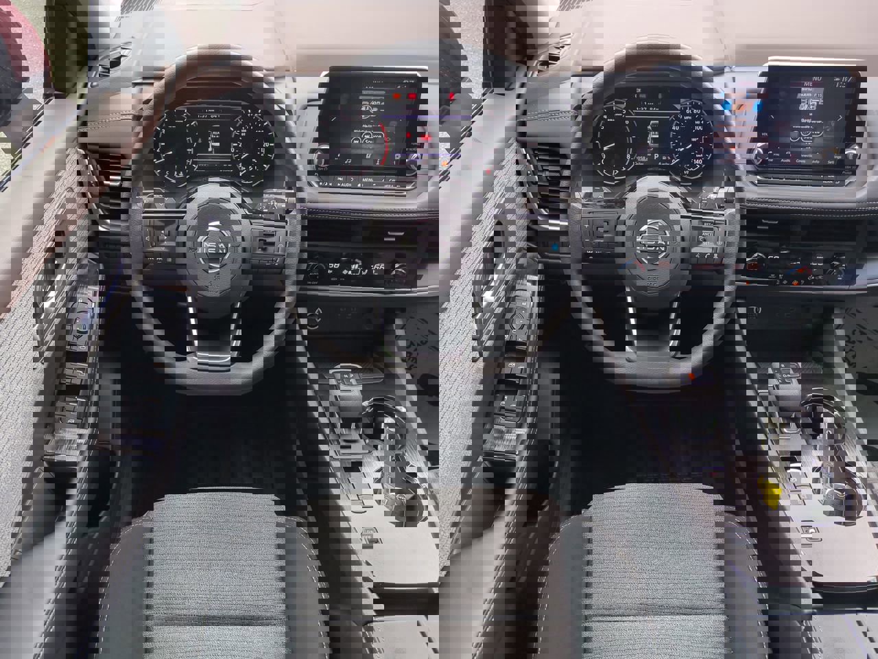 2023 Nissan Rogue SV photo 14