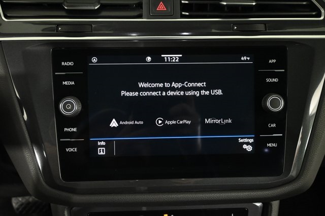 2022 Volkswagen Tiguan SE photo 2