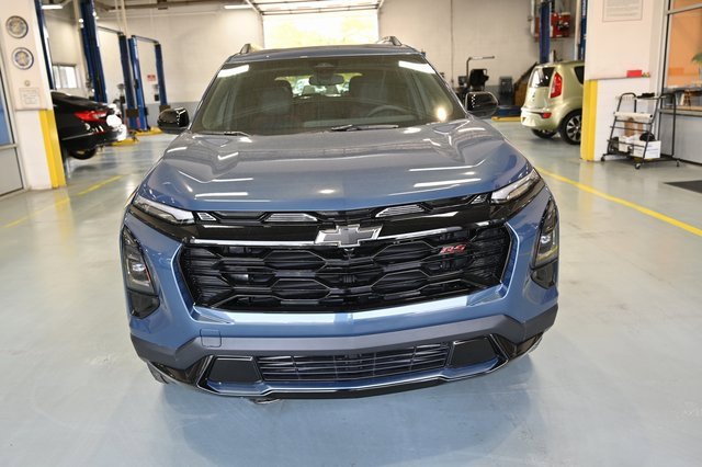 2026 Chevrolet Equinox RS photo 2