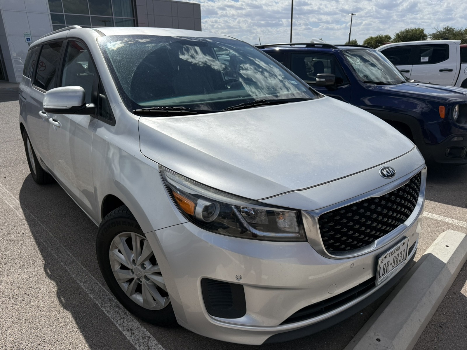 Used 2017 SILVER Kia LX image 7