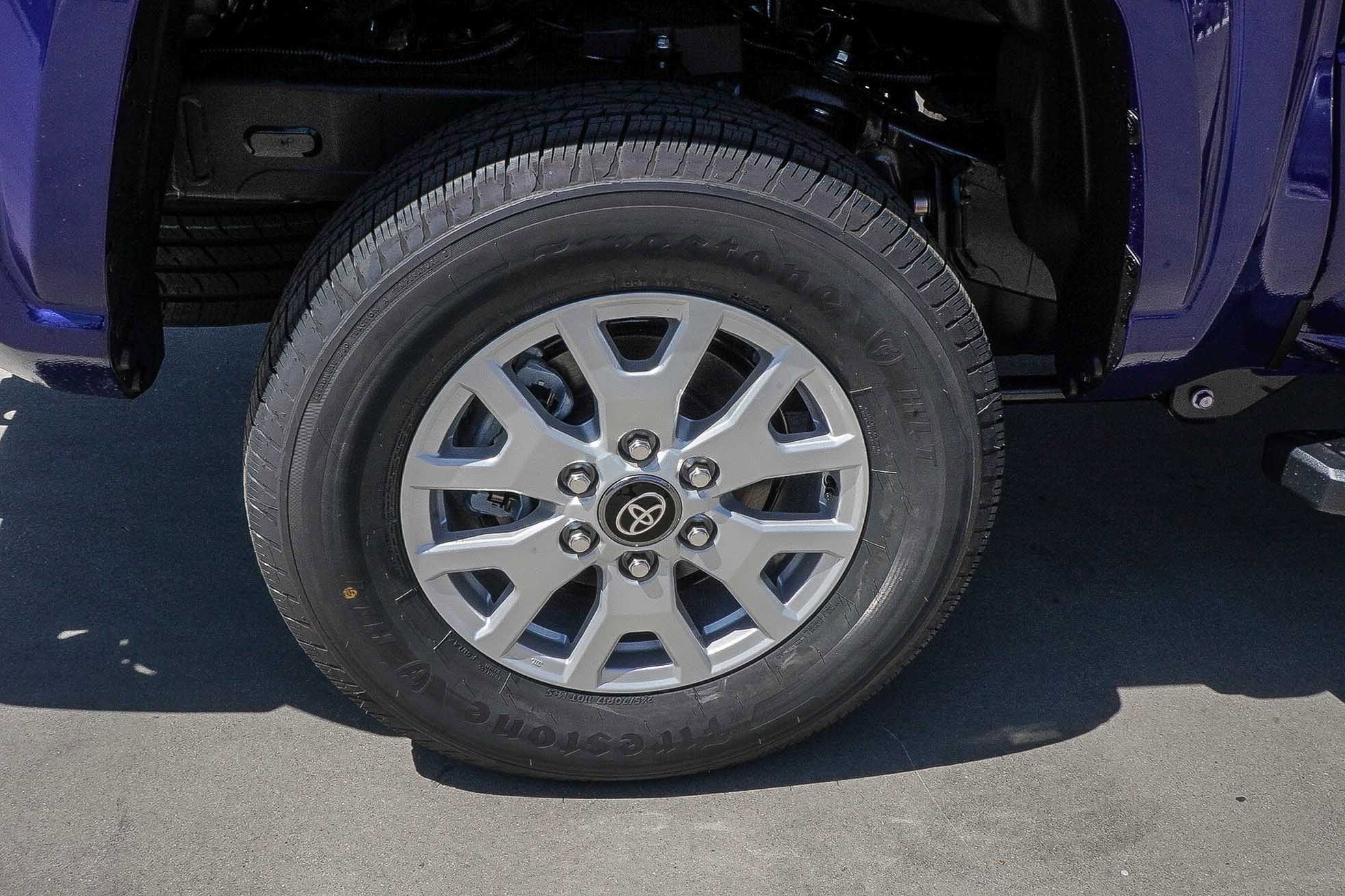 2025 Toyota Tacoma SR5 photo 8