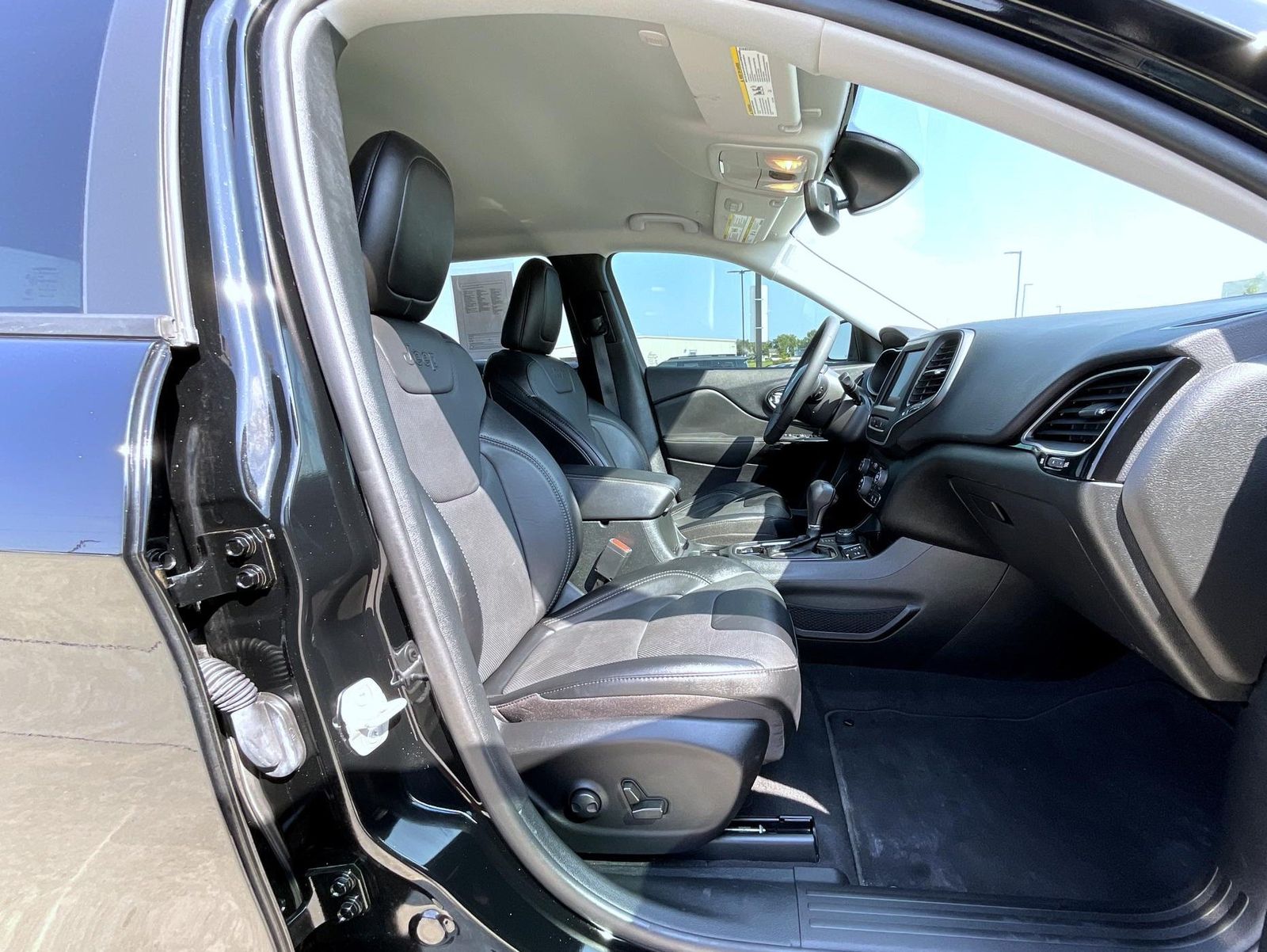 2023 Jeep Cherokee Altitude photo 13