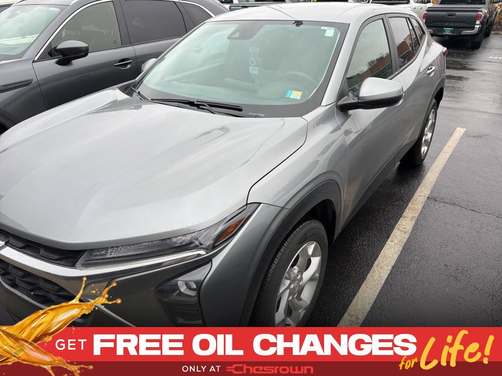 2024 Chevrolet Trax LS's photo