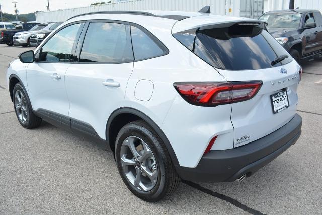 2025 Ford Escape ST-Line photo 7