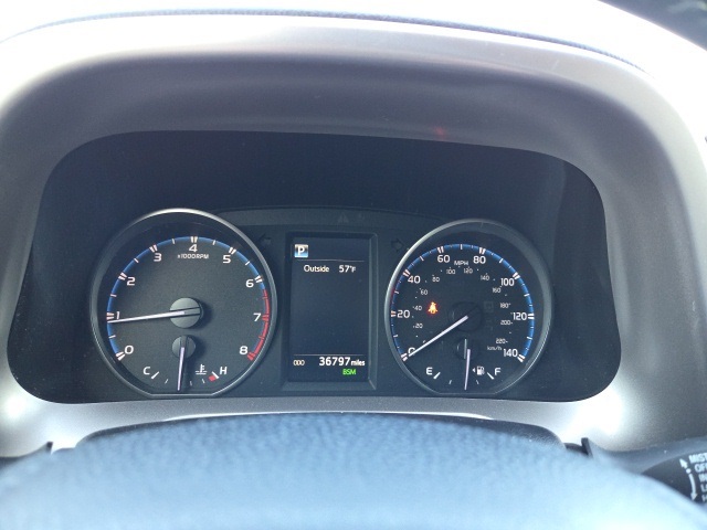 2018 Toyota RAV4 XLE photo 18