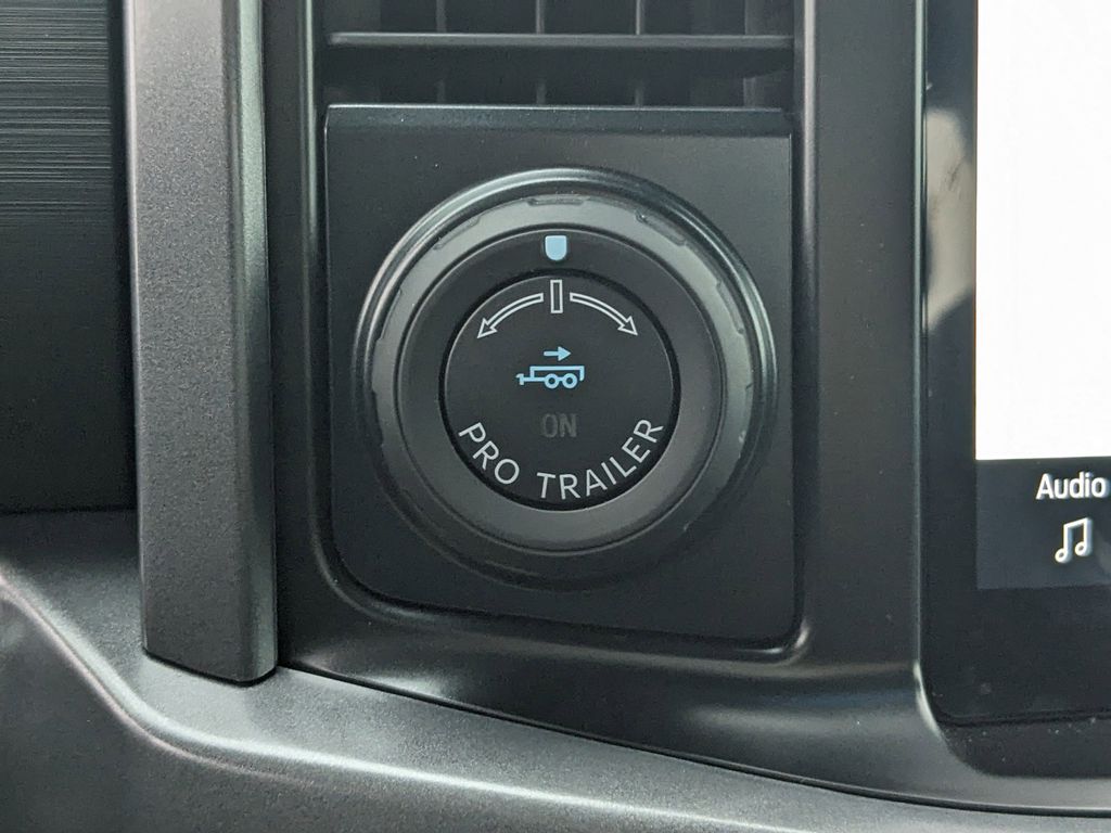 2025 Ford F-150 XLT photo 26