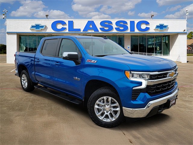 2024 Chevrolet Silverado 1500 LT's photo