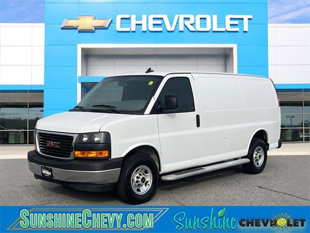 2023 GMC Savana Cargo Work Van's photo