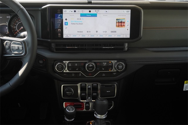 2025 Jeep Gladiator Mojave photo 13