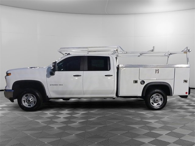 2025 Chevrolet Silverado 2500HD photo 2