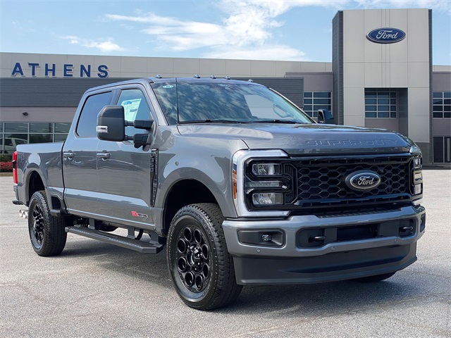 2025 Ford F-350 Super Duty Lariat's photo