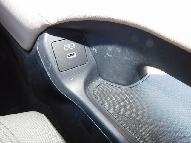 2025 Honda HR-V LX photo 32