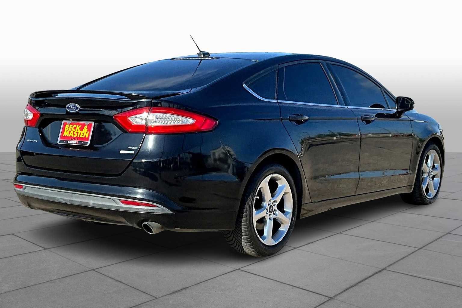 2016 Ford Fusion SE photo 10