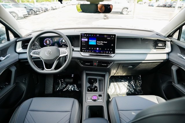 2025 Volkswagen Tiguan SE photo 23