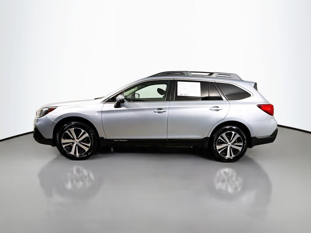 2018 Subaru Outback Limited photo 4