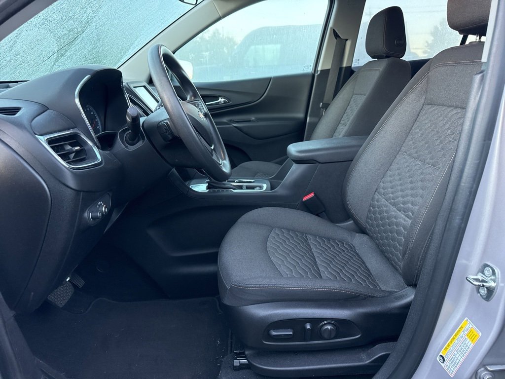 2018 Chevrolet Equinox LT photo 3