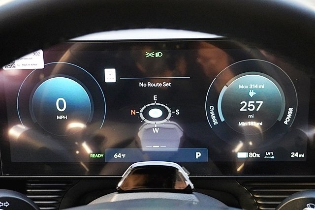 Used 2025 Black Hyundai SEL image 33