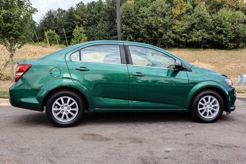 2018 Chevrolet Sonic LT photo 2