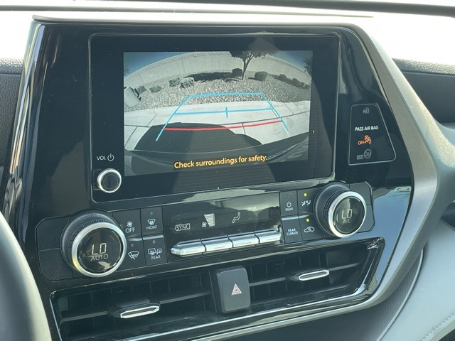 2023 Toyota Highlander LE photo 15