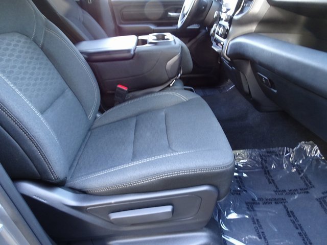 2025 Ram 1500 Tradesman photo 9