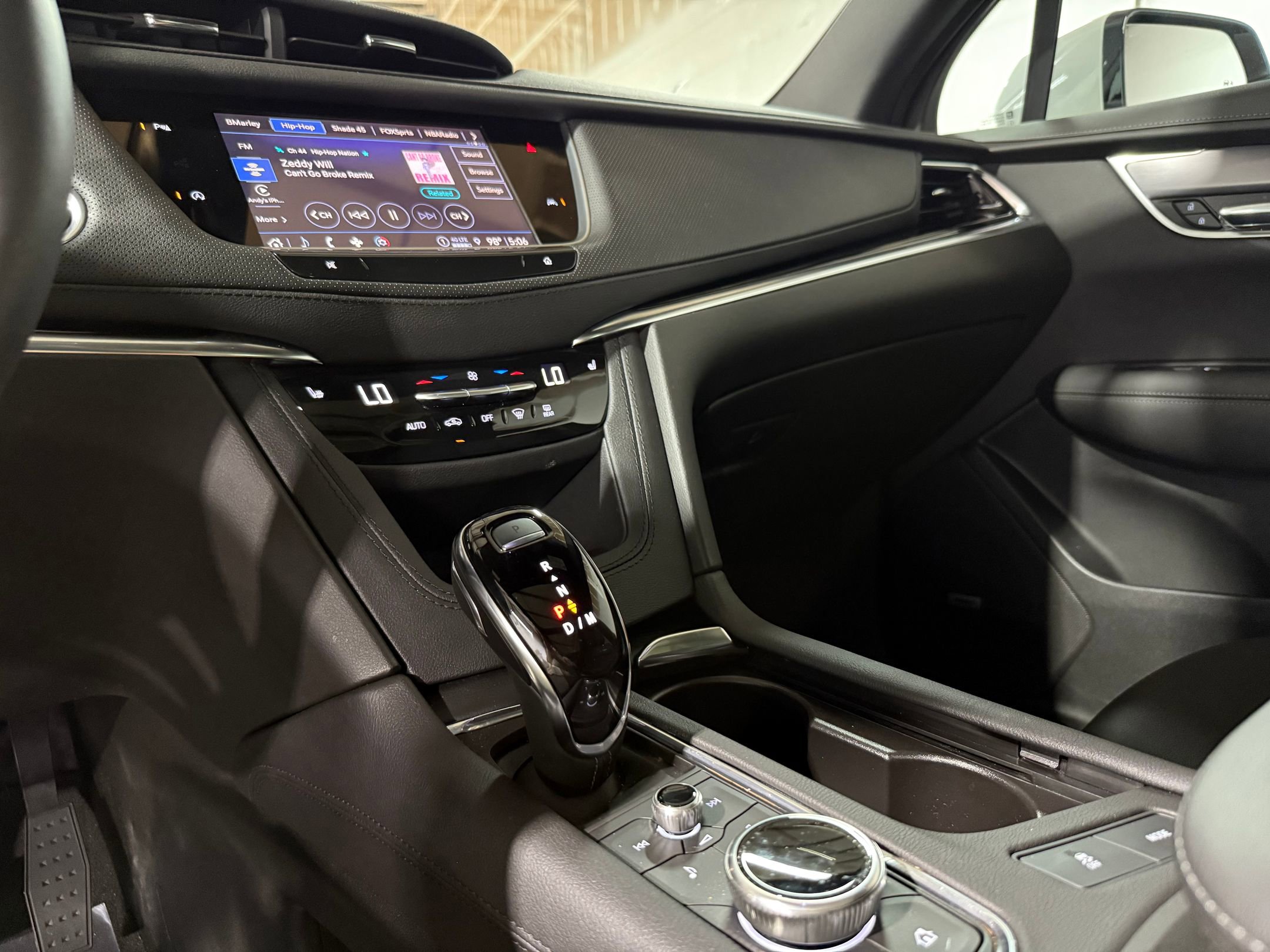2025 Cadillac XT6 Luxury photo 14