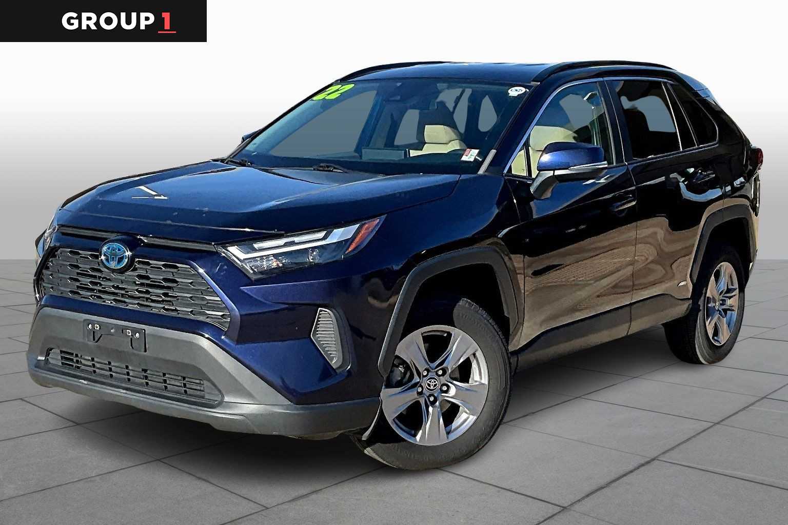 2022 Toyota RAV4 XLE's photo