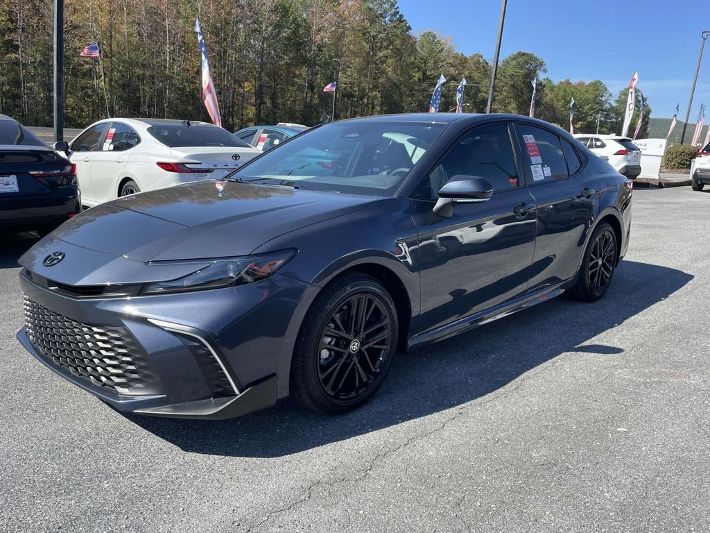 2026 Toyota Camry SE photo 4